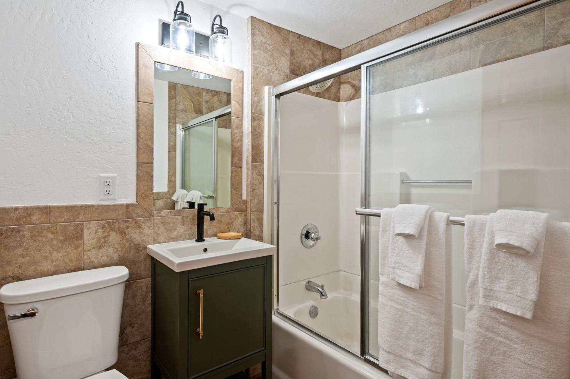 Spruce & Shore Motel Фиш-Крик Экстерьер фото