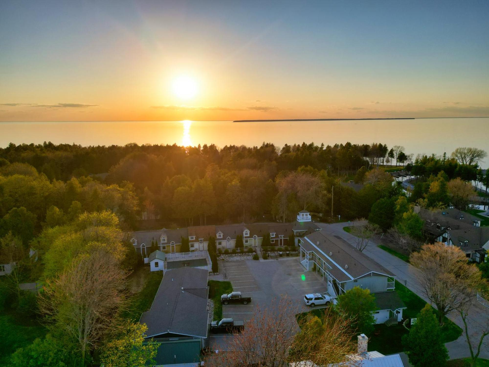 Spruce & Shore Motel Фиш-Крик Экстерьер фото